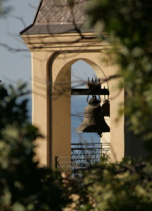 храм архангела михаила в алупке история