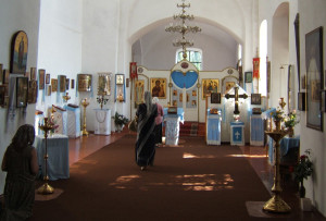 храм архангела михаила в алупке история