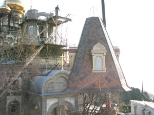храм архангела михаила в алупке история